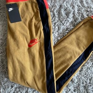 NWT NIKE JOGGERS SIZE S